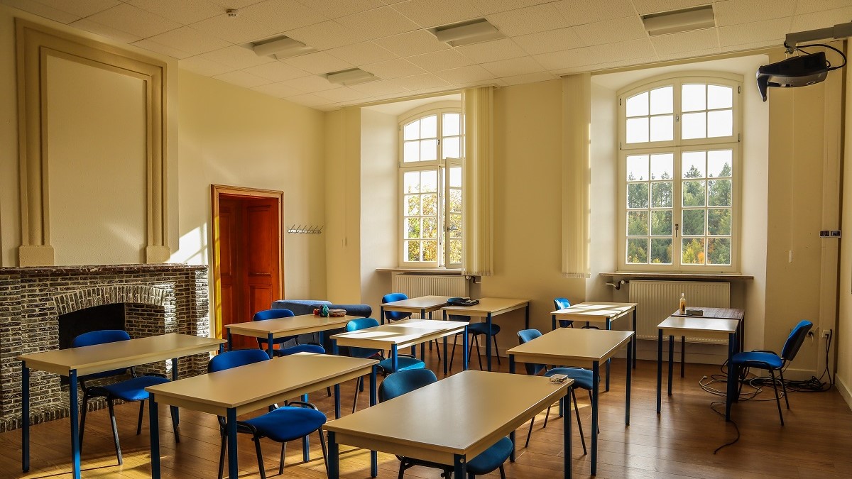 Students in a European Business Institute class.